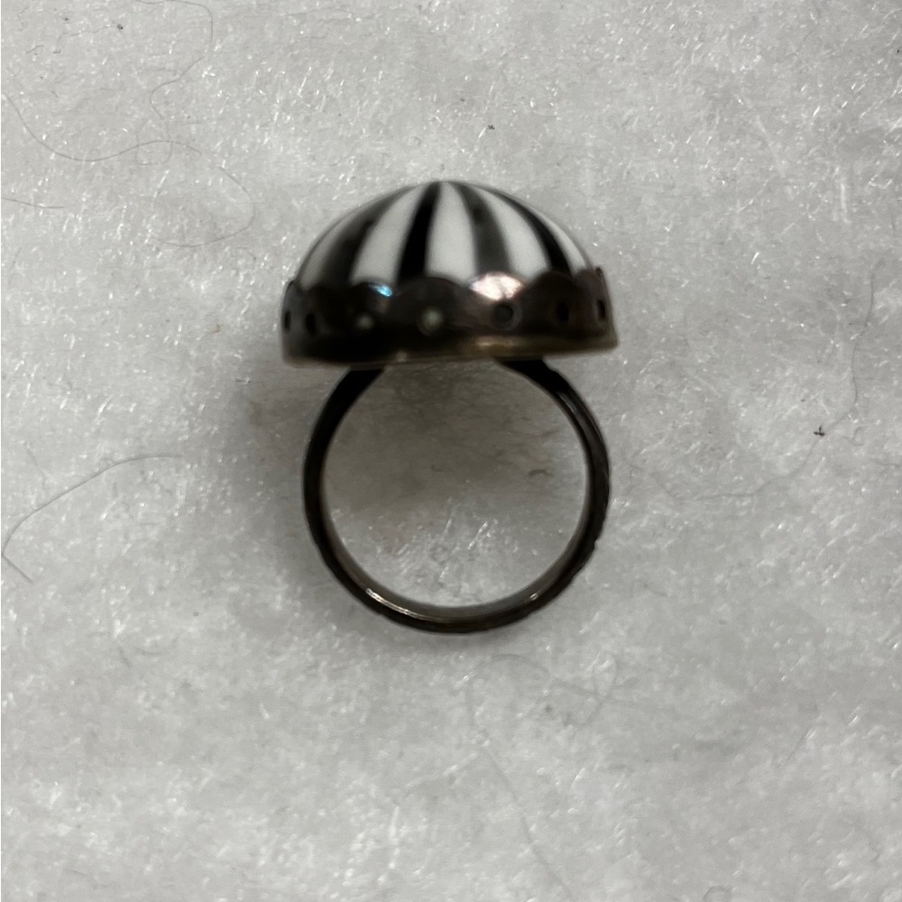 Vintage Bigtop Lucite and Sterling Ring - Picture 3 of 8